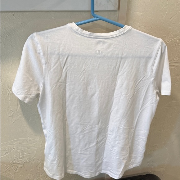 LuLu Lemon basic white T Shirt size L - Picture 3 of 3